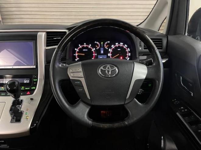 ヴェルファイア２．４Ｚ　ゴールデンアイズ　後期型　寒冷地仕様　禁煙車　両側パワースライドドア　パワーバックドア　純正ハーフレザーシート　純正１８インチＡＷ　社外１６ＡＷ＋スタッドレスタイヤ付　フロントガラス熱線　クルーズコントロール　ＥＴＣ 4WD 2400 5Dr