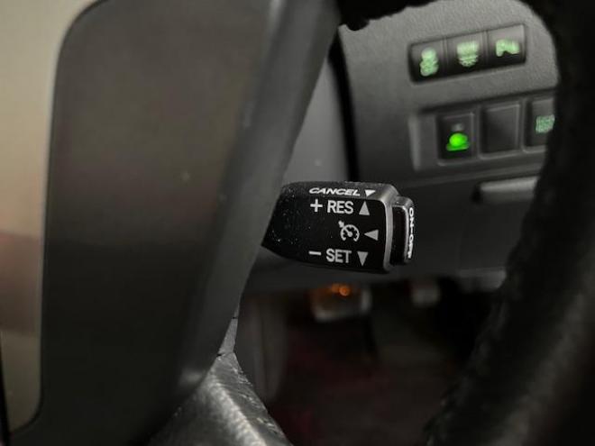 ヴェルファイア２．４Ｚ　ゴールデンアイズ　後期型　寒冷地仕様　禁煙車　両側パワースライドドア　パワーバックドア　純正ハーフレザーシート　純正１８インチＡＷ　社外１６ＡＷ＋スタッドレスタイヤ付　フロントガラス熱線　クルーズコントロール　ＥＴＣ 4WD 2400 5Dr