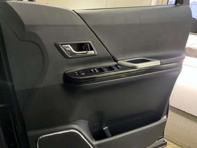 ヴェルファイア２．４Ｚ　ゴールデンアイズ　後期型　寒冷地仕様　禁煙車　両側パワースライドドア　パワーバックドア　純正ハーフレザーシート　純正１８インチＡＷ　社外１６ＡＷ＋スタッドレスタイヤ付　フロントガラス熱線　クルーズコントロール　ＥＴＣ 4WD 2400 5Dr