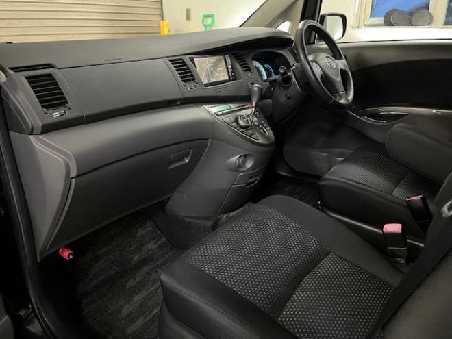 アイシスプラタナ　リミテッド　ワンオーナー　寒冷地仕様　禁煙車　両側パワースライドドア　純正１５インチＡＷ　社外１５ＡＷ＋スタッドレスタイヤ　純正ＨＤＤナビ　地デジ　ＤＶＤ再生　Ｂｌｕｅｔｏｏｔｈ　バックカメラ　エンジンスターター 4WD 5 1800Dr