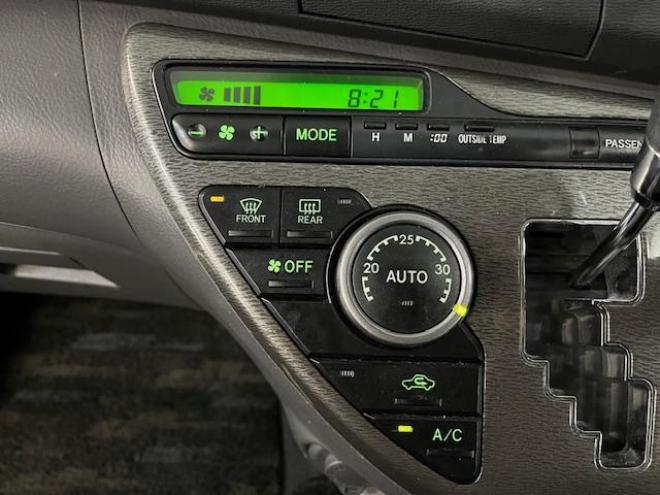 アイシスプラタナ　リミテッド　ワンオーナー　寒冷地仕様　禁煙車　両側パワースライドドア　純正１５インチＡＷ　社外１５ＡＷ＋スタッドレスタイヤ　純正ＨＤＤナビ　地デジ　ＤＶＤ再生　Ｂｌｕｅｔｏｏｔｈ　バックカメラ　エンジンスターター 4WD 5 1800Dr