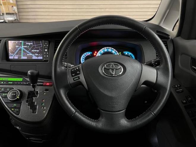 アイシスプラタナ　リミテッド　ワンオーナー　寒冷地仕様　禁煙車　両側パワースライドドア　純正１５インチＡＷ　社外１５ＡＷ＋スタッドレスタイヤ　純正ＨＤＤナビ　地デジ　ＤＶＤ再生　Ｂｌｕｅｔｏｏｔｈ　バックカメラ　エンジンスターター 4WD 5 1800Dr