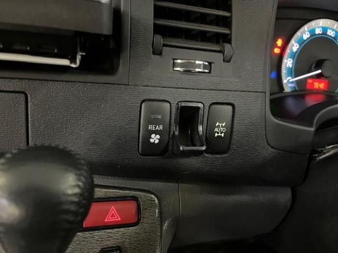 アイシスプラタナ　リミテッド　ワンオーナー　寒冷地仕様　禁煙車　両側パワースライドドア　純正１５インチＡＷ　社外１５ＡＷ＋スタッドレスタイヤ　純正ＨＤＤナビ　地デジ　ＤＶＤ再生　Ｂｌｕｅｔｏｏｔｈ　バックカメラ　エンジンスターター 4WD 5 1800Dr