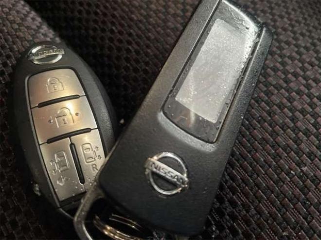 セレナ2.0 ハイウェイスター Jパッケージ 4WD　ナビ　TV　両面パワースライド　TRC　HID　エンスタ　リアカメラ 2000