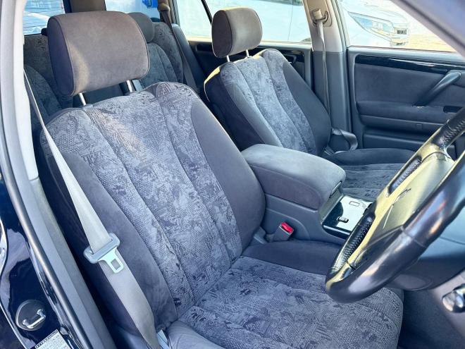 クラウンエステートエステート2.5アスリートFour 4WD 　ローンが不安な方＜優遇ローン＞ ユーザー買取車　社外HDDナビ　HID　ETC　ルーフレール　キーレス 4WD 2500 5Dr