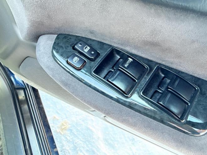 クラウンエステートエステート2.5アスリートFour 4WD 　ローンが不安な方＜優遇ローン＞ ユーザー買取車　社外HDDナビ　HID　ETC　ルーフレール　キーレス 4WD 2500 5Dr