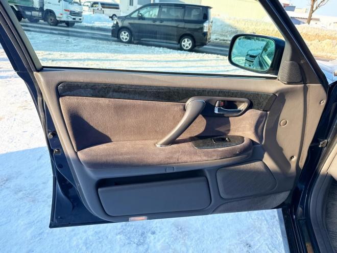 クラウンエステートエステート2.5アスリートFour 4WD 　ローンが不安な方＜優遇ローン＞ ユーザー買取車　社外HDDナビ　HID　ETC　ルーフレール　キーレス 4WD 2500 5Dr