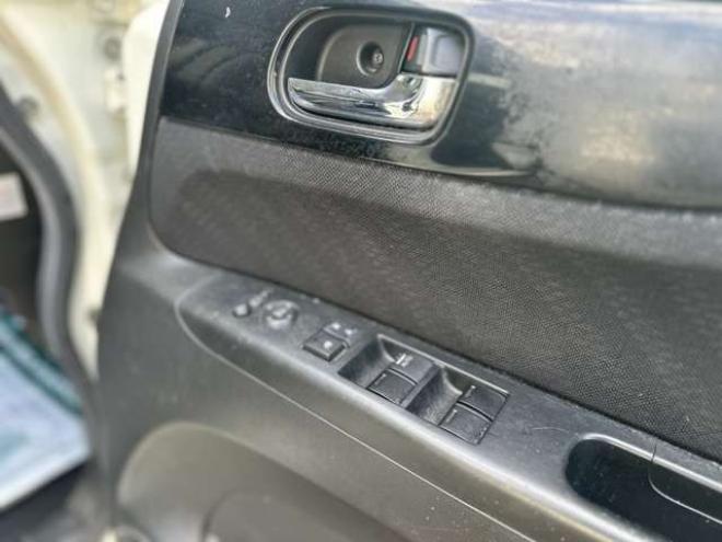 N-BOXカスタムG Lパッケージ 4WD　社外ナビ　左側電動スライドドア　バックカメラ　純正アルミホイール　キーレスエントリー　ABS　パワーウィンドウ　パワステ　盗難防止装置 660