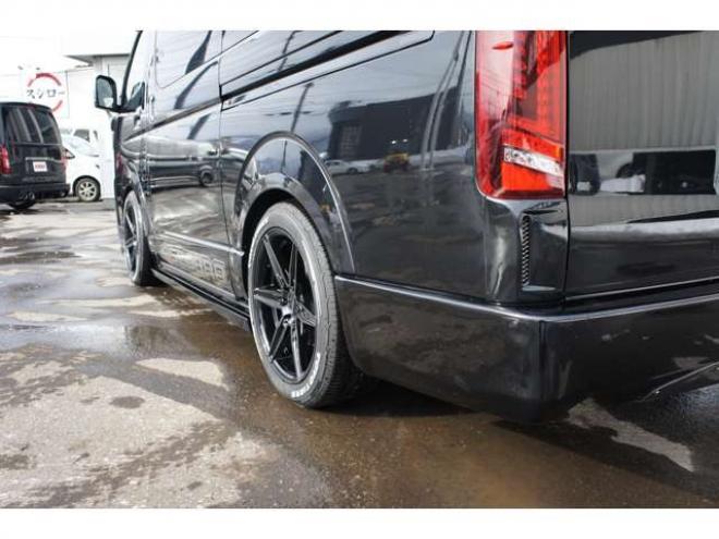 ハイエース2.7 GL ロング ファインテックツアラー 4WD　415COBRA　ファントムヘッドライトシステム&フェイスリフトキット&F/S/R/ルーフスポ/ボンネット/プレステージテールランプ&バッドラッカーHP-6プレミアムフォージッド18インチAW　TOYO　H30　225/50R18 2700