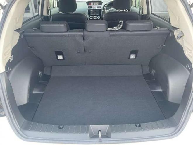 インプレッサスポーツ 2.0 i アイサイト 4WD　プッシュスタート　スマートキー　KENWOOD製ナビTV　Bluetooth バックカメラ　レーダークルーズコントロール　ETC　HIDヘッドライト　リアスポイラー　エアロ(サイド・リア) 2000