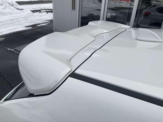 インプレッサスポーツ 2.0 i アイサイト 4WD　プッシュスタート　スマートキー　KENWOOD製ナビTV　Bluetooth バックカメラ　レーダークルーズコントロール　ETC　HIDヘッドライト　リアスポイラー　エアロ(サイド・リア) 2000