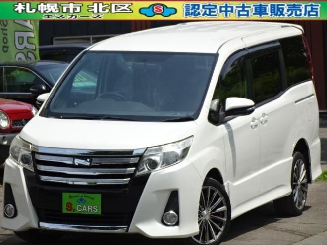 ノア2.0 Si 4WD　本州車　保証1年 4WD　両側パワースライドドア　社外ナビ　地デジ　スマートキー　プッシュスタート　LEDヘッドライト　社外18インチアルミ　　アイドリングストップ　ビルトインETC 2000