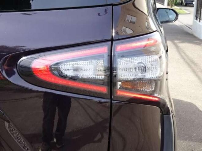 シエンタ1.5 G クエロ 4WD　本州車　保証1年/走行距離無制限　4WD　両側パワースライドドア　衝突軽減システム　オートマチックハイビーム　LDA　　前席シートヒーター　ドライブレコーダー　ETC　プッシュスタート　スマートキー 1500