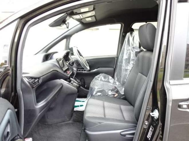 ヴォクシー2.0 ZS 4WD　後期　本州車　保証1年/走行距離無制限　4WD　8人乗　両側パワースライドドア　地デジ　バックカメラ　LEDヘッドライト　16AW　ビルトインETC 2000