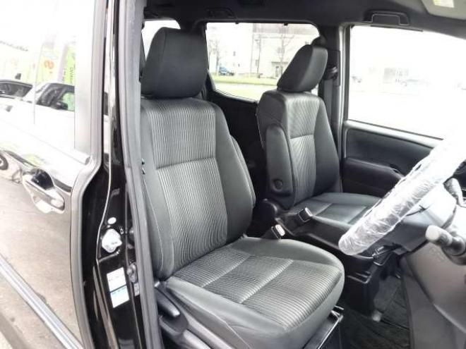 ヴォクシー2.0 ZS 4WD　後期　本州車　保証1年/走行距離無制限　4WD　8人乗　両側パワースライドドア　地デジ　バックカメラ　LEDヘッドライト　16AW　ビルトインETC 2000