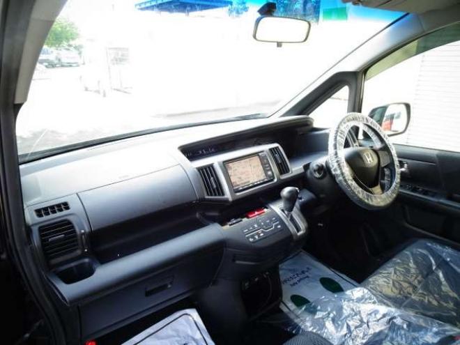 ステップワゴン2.0 スパーダ Z HDDナビ エディション 4WD　本州車　保証1年/走行距離無制限　4WD　両側パワースライドドア　純正HDDインターナビ　地デジ　バックカメラ　16インチアルミ　ETC　リヤエアコン　リヤヒーター　ステアリングスイッチ　純正HID　スマートキー 2000