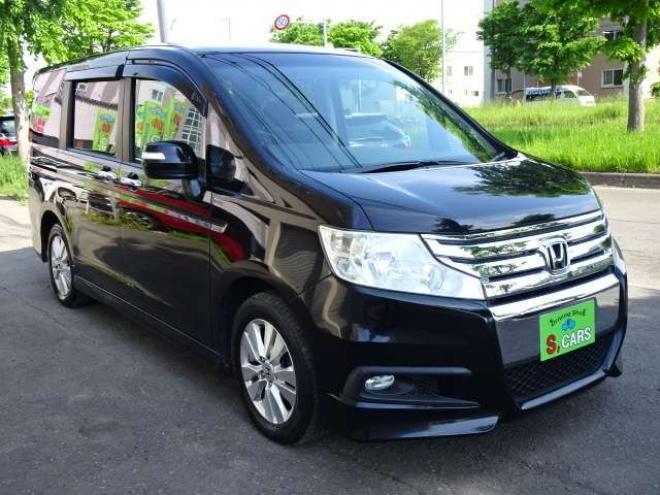 ステップワゴン2.0 スパーダ Z HDDナビ エディション 4WD　本州車　保証1年/走行距離無制限　4WD　両側パワースライドドア　純正HDDインターナビ　地デジ　バックカメラ　16インチアルミ　ETC　リヤエアコン　リヤヒーター　ステアリングスイッチ　純正HID　スマートキー 2000