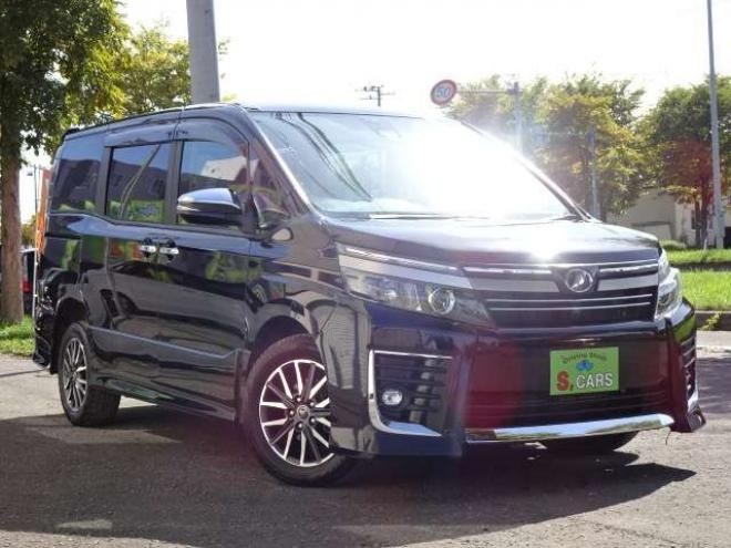 ヴォクシー2.0 ZS 煌II 4WD　本州車　保証1年/走行距離無制限　4WD　トヨタセーフティセンス　両側パワースライドドア　純正ナビ　ビルトインETC　LEDヘッドライト　純正16インチアルミホイール　アイドリングストップ　スマートキー 2000