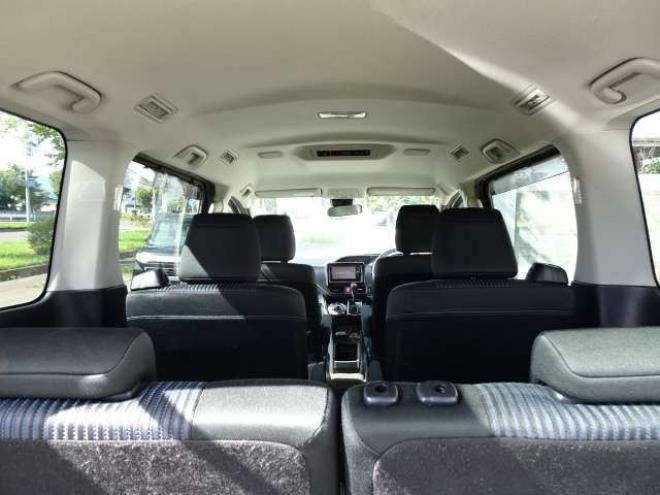 ヴォクシー2.0 ZS 煌II 4WD　本州車　保証1年/走行距離無制限　4WD　トヨタセーフティセンス　両側パワースライドドア　純正ナビ　ビルトインETC　LEDヘッドライト　純正16インチアルミホイール　アイドリングストップ　スマートキー 2000