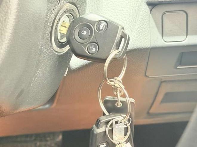 インプレッサG4 1.6 i 4WD　防錆塗装4WDキーレスナビ夏冬タイヤ 1600