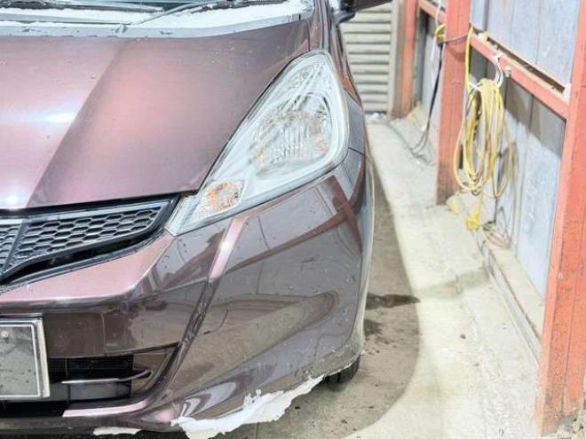 フィット1.3 シーズ 4WD　防錆塗装4WDスマキーCDバックカメラ 1300