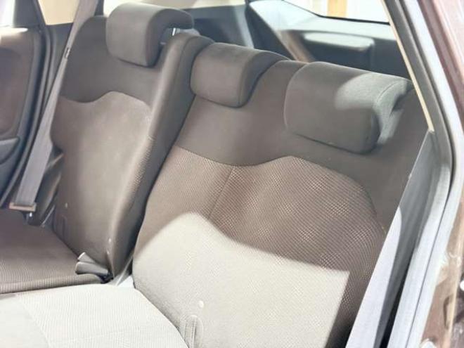 フィット1.3 シーズ 4WD　防錆塗装4WDスマキーCDバックカメラ 1300