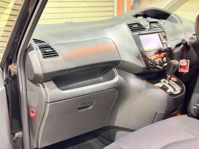 セレナ2.0 ハイウェイスター 4WD　防錆塗装4WDTVナビBカメETC夏冬タイヤ 2000