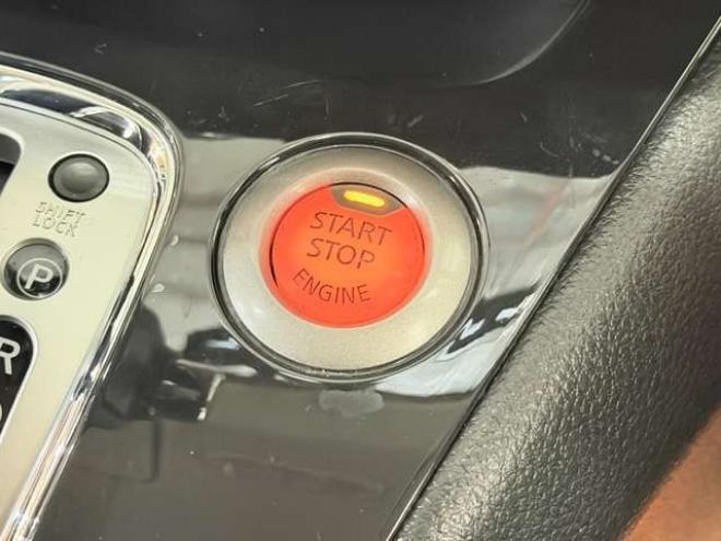 セレナ2.0 ハイウェイスター 4WD　防錆塗装4WDTVナビBカメETC夏冬タイヤ 2000