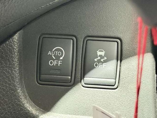 セレナ2.0 ハイウェイスター 4WD　防錆塗装4WDTVナビBカメETC夏冬タイヤ 2000