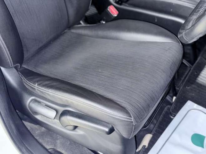 フリードスパイクハイブリッド1.5 ジャストセレクション　下廻防錆TVナビBカメETC 2WD 1500