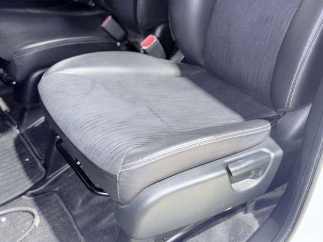 フリードスパイクハイブリッド1.5 ジャストセレクション　下廻防錆TVナビBカメETC 2WD 1500