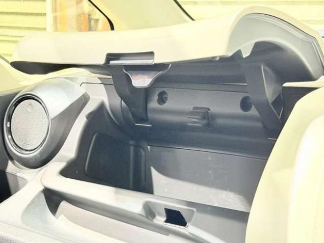 フィットハイブリッド1.3　防錆塗装キーレスCDETC 2WD 1300