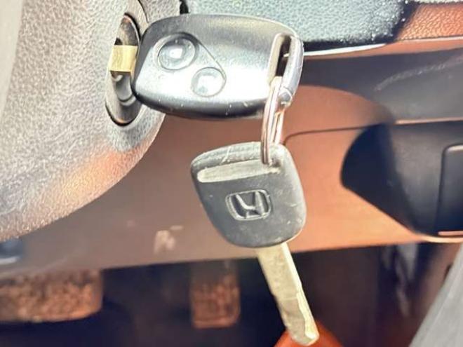 フィットハイブリッド1.3　防錆塗装キーレスCDETC 2WD 1300