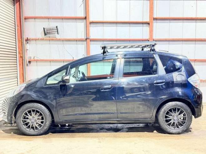 フィットハイブリッド1.3　防錆塗装キーレスCDETC 2WD 1300