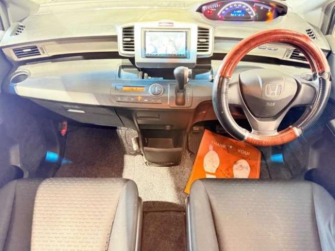 フリードスパイク1.5 G ジャストセレクション 4WD　防錆塗装4WDTVナビETC 1500