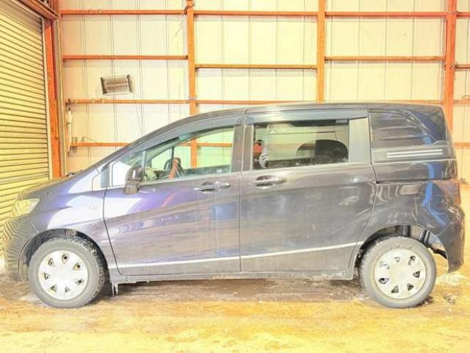 フリードスパイク1.5 G ジャストセレクション 4WD　防錆塗装4WDTVナビETC 1500