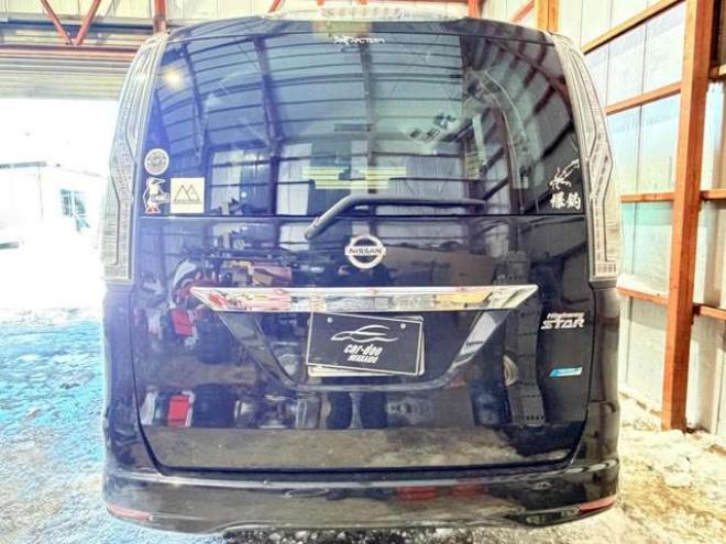 セレナ2.0 ハイウェイスター 4WD　防錆塗装4WDスマキーエンスタ 2000