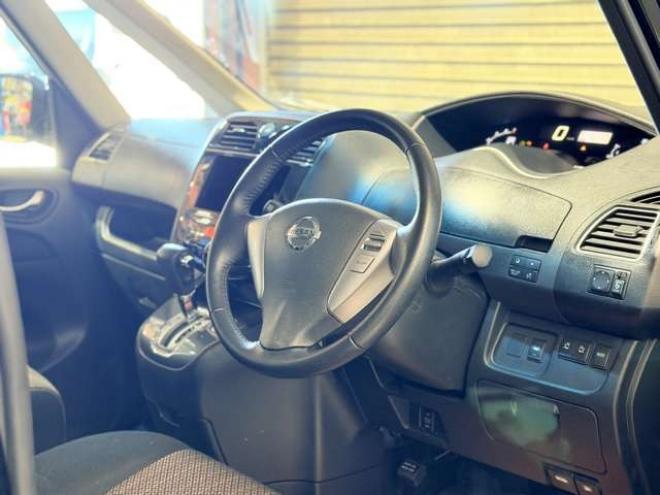 セレナ2.0 ハイウェイスター 4WD　防錆塗装4WDスマキーエンスタ 2000