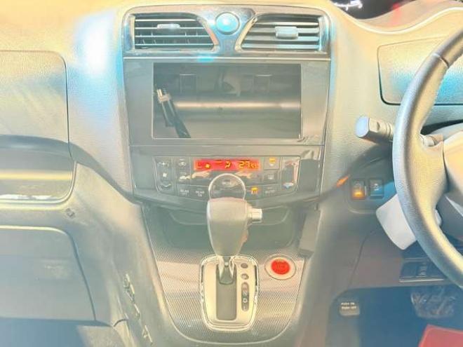 セレナ2.0 ハイウェイスター 4WD　防錆塗装4WDスマキーエンスタ 2000