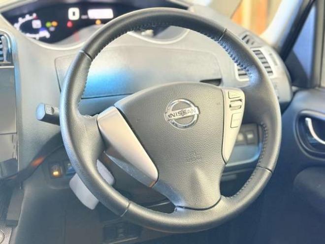 セレナ2.0 ハイウェイスター 4WD　防錆塗装4WDスマキーエンスタ 2000