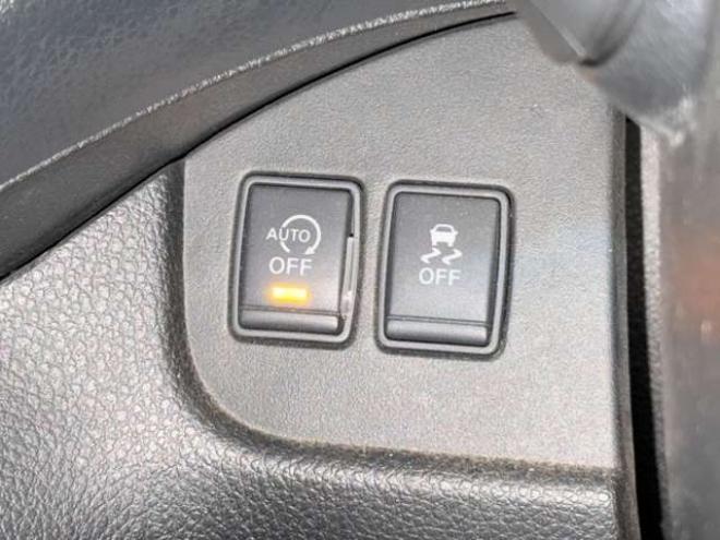 セレナ2.0 ハイウェイスター 4WD　防錆塗装4WDスマキーエンスタ 2000