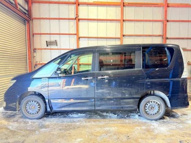 セレナ2.0 ハイウェイスター 4WD　防錆塗装4WDスマキーエンスタ 2000