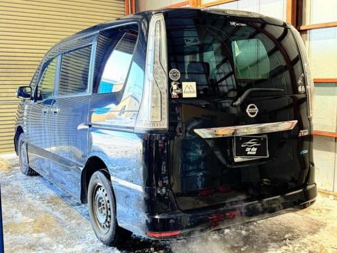 セレナ2.0 ハイウェイスター 4WD　防錆塗装4WDスマキーエンスタ 2000