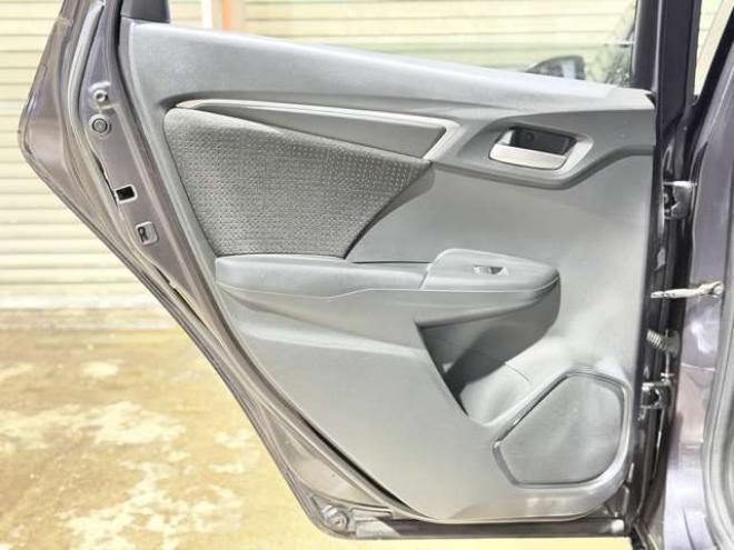 フィット1.5 ハイブリッド Fパッケージ 4WD　防錆塗装4WDTVナビBカメ 1500