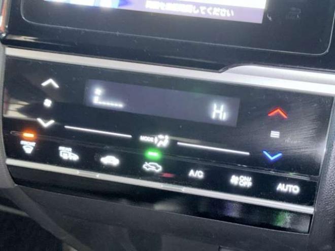 フィット1.5 ハイブリッド Fパッケージ 4WD　防錆塗装4WDTVナビBカメ 1500