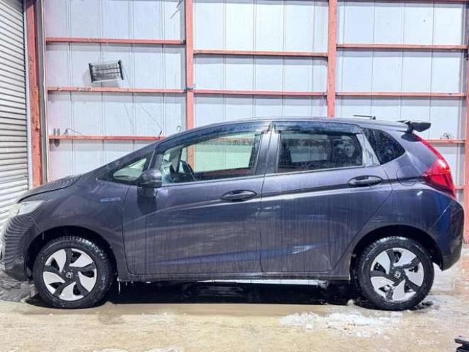 フィット1.5 ハイブリッド Fパッケージ 4WD　防錆塗装4WDTVナビBカメ 1500