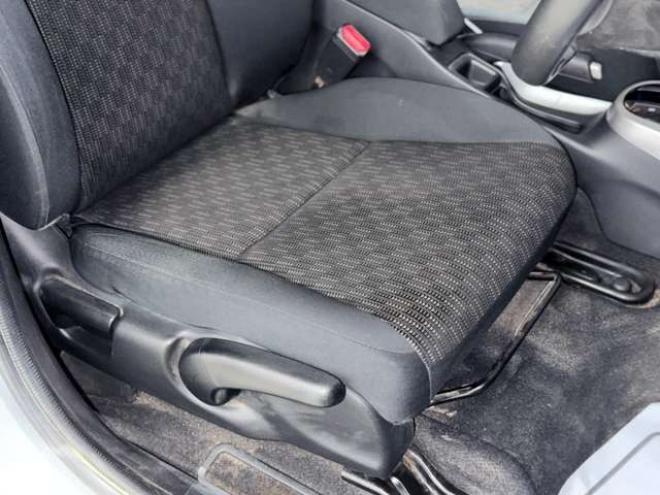 フィット1.3 13G Sパッケージ 4WD　下廻防錆キーレスナビ 1300