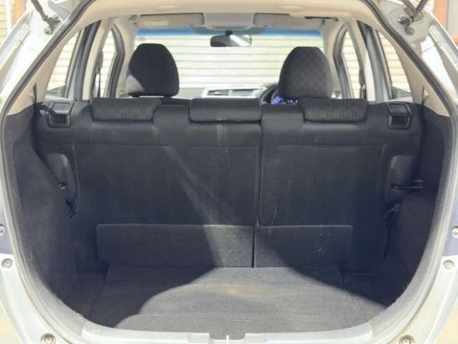 フィット1.3 13G Sパッケージ 4WD　下廻防錆キーレスナビ 1300