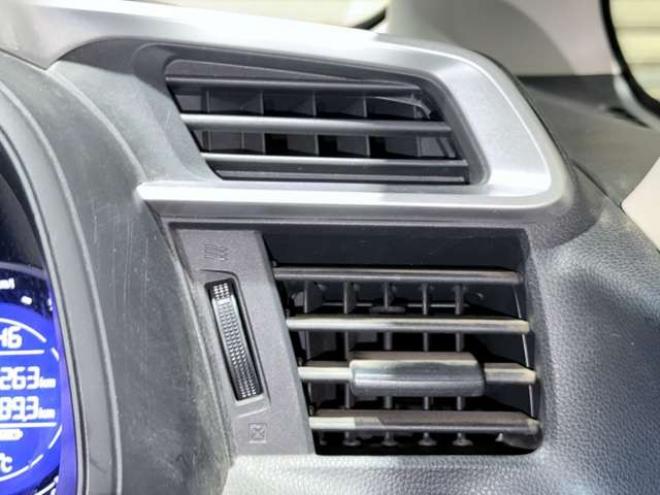 フィット1.3 13G Sパッケージ 4WD　下廻防錆キーレスナビ 1300