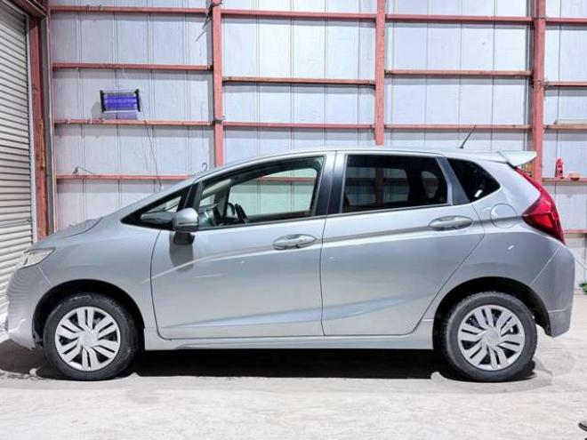 フィット1.3 13G Sパッケージ 4WD　下廻防錆キーレスナビ 1300